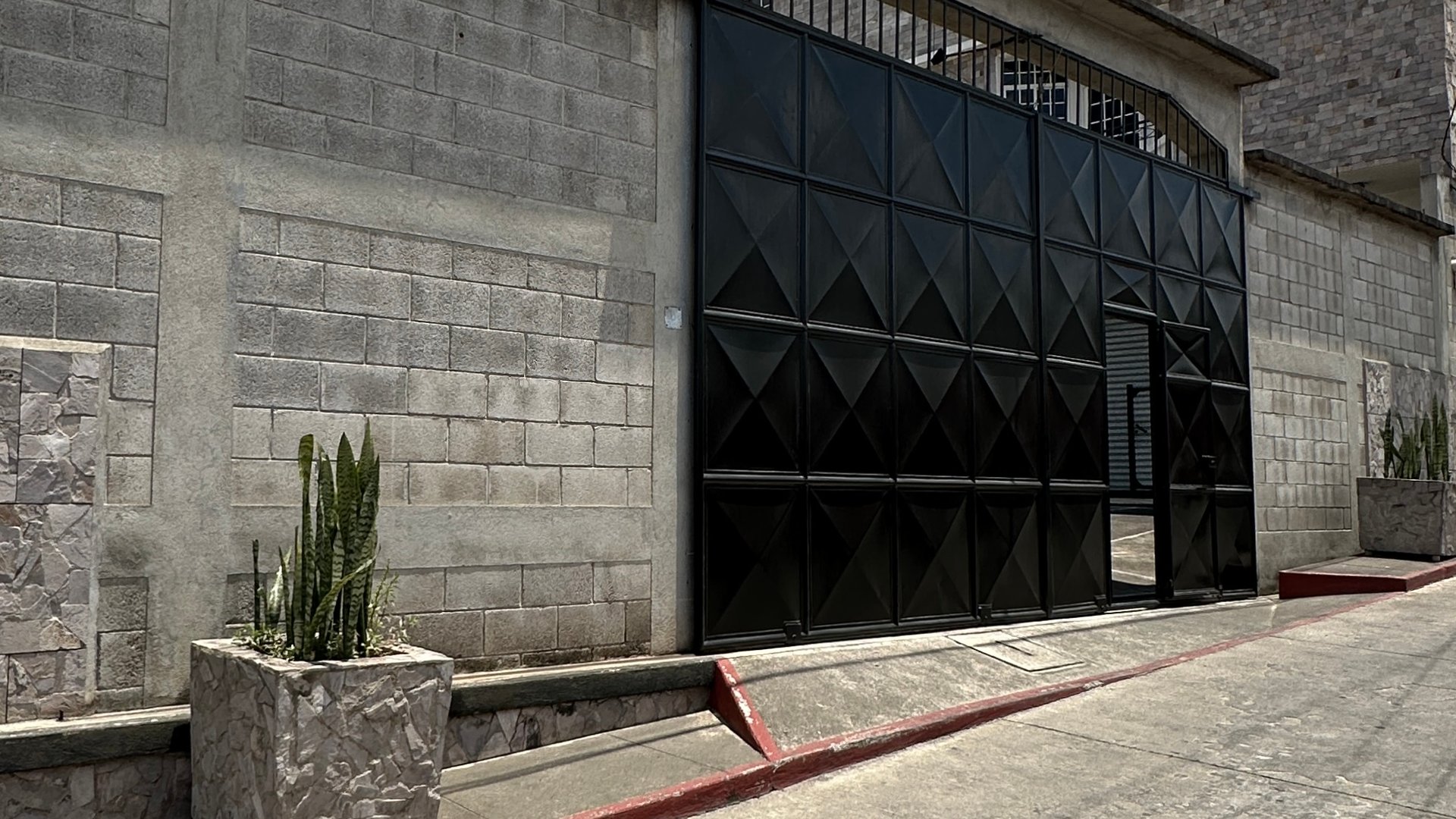 COMPLEJO CORPORATIVO EN VENTA O RENTA | BOULEVARD TULAM TZU | ZONA 4 DE MIXCO