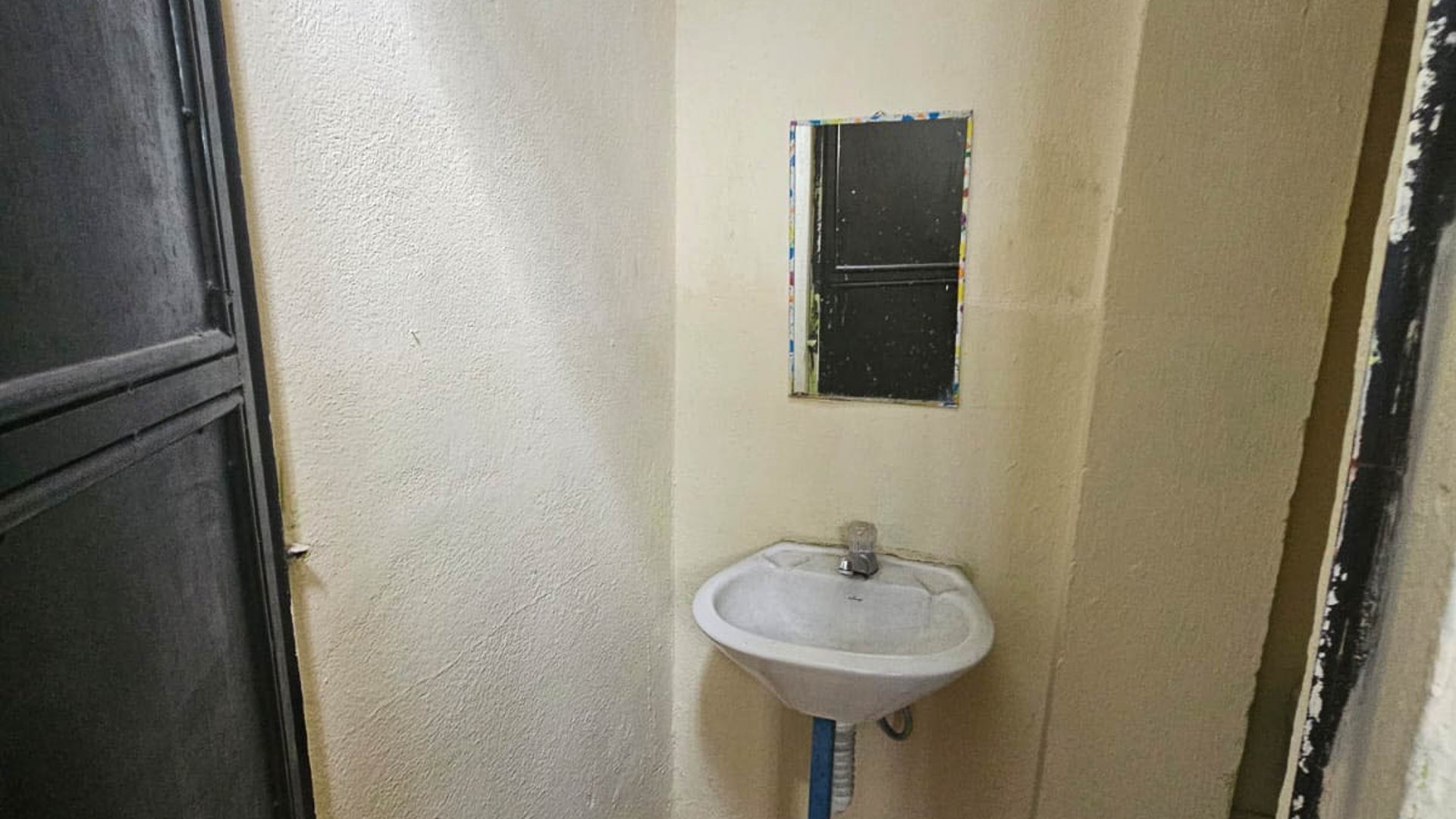 CASA CON GIRO COMERCIAL EN RENTA ZONA 9 - Miniatura 8