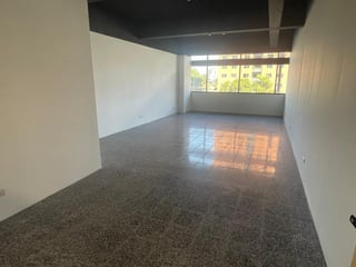 Renta de oficina en Edificio corporativo de zona 10 Ref-5901 - 2