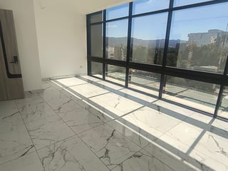 Oficina o clinica en renta, Edificio Renovati zona 10 - 5