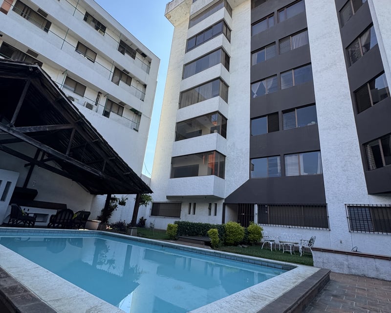 Apartamento Amueblado en Renta y Venta Zona 10