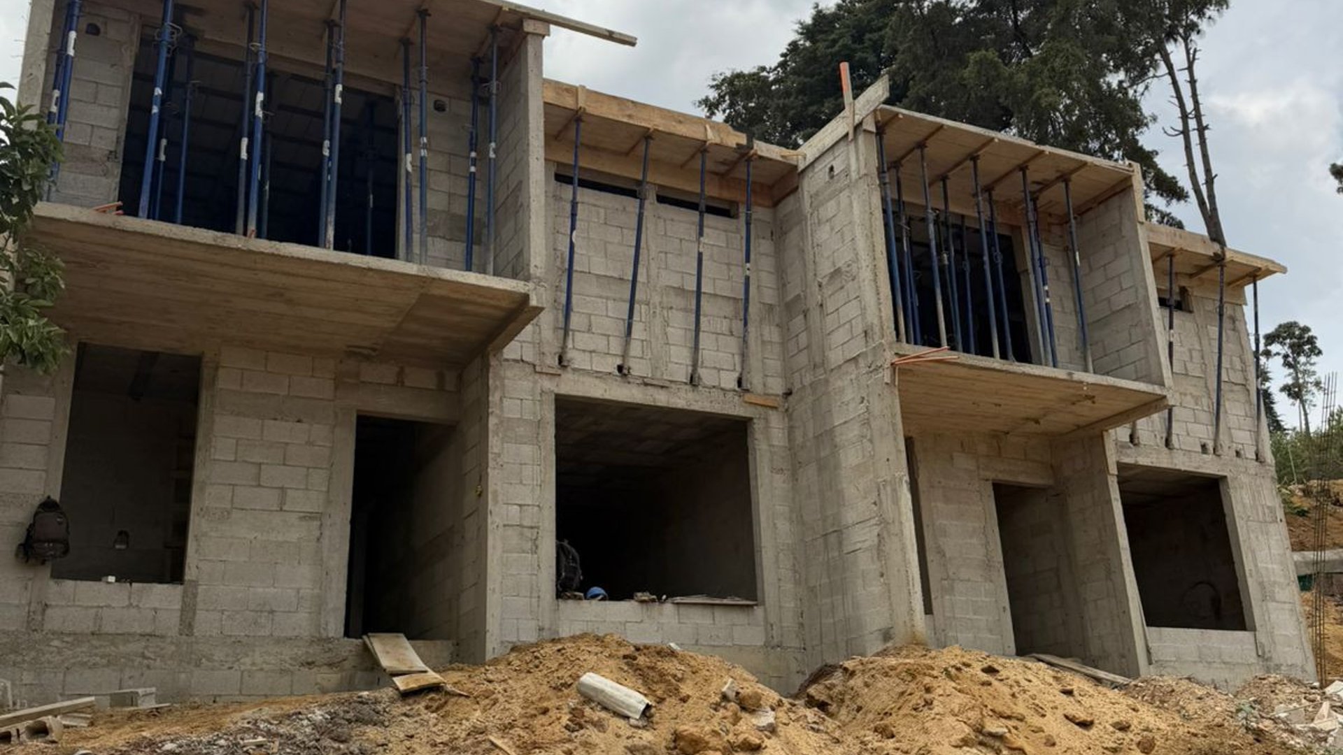 SE VENDE CASA DE 3 HABITACIONES EN SUMPANGO - Image 1