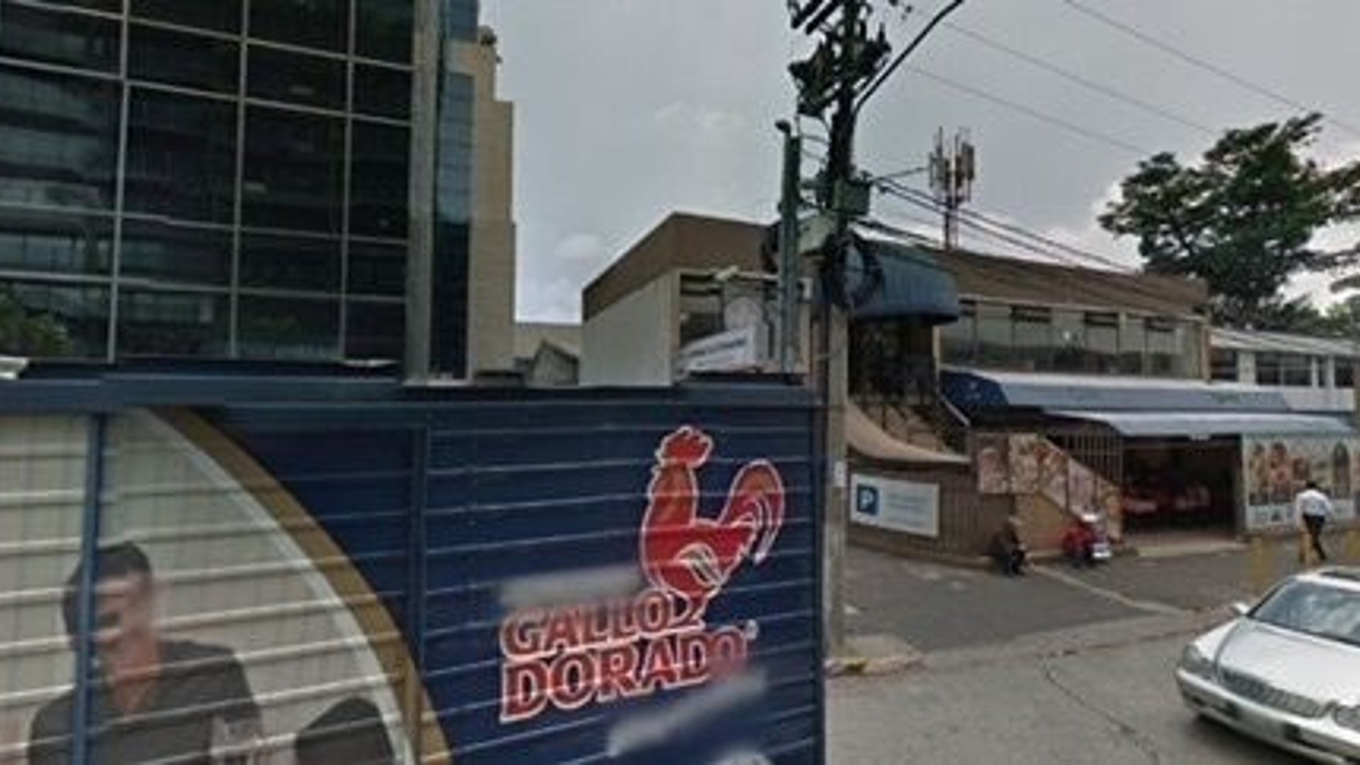 Parqueo y locales en Venta, zona 9 - Miniatura 2