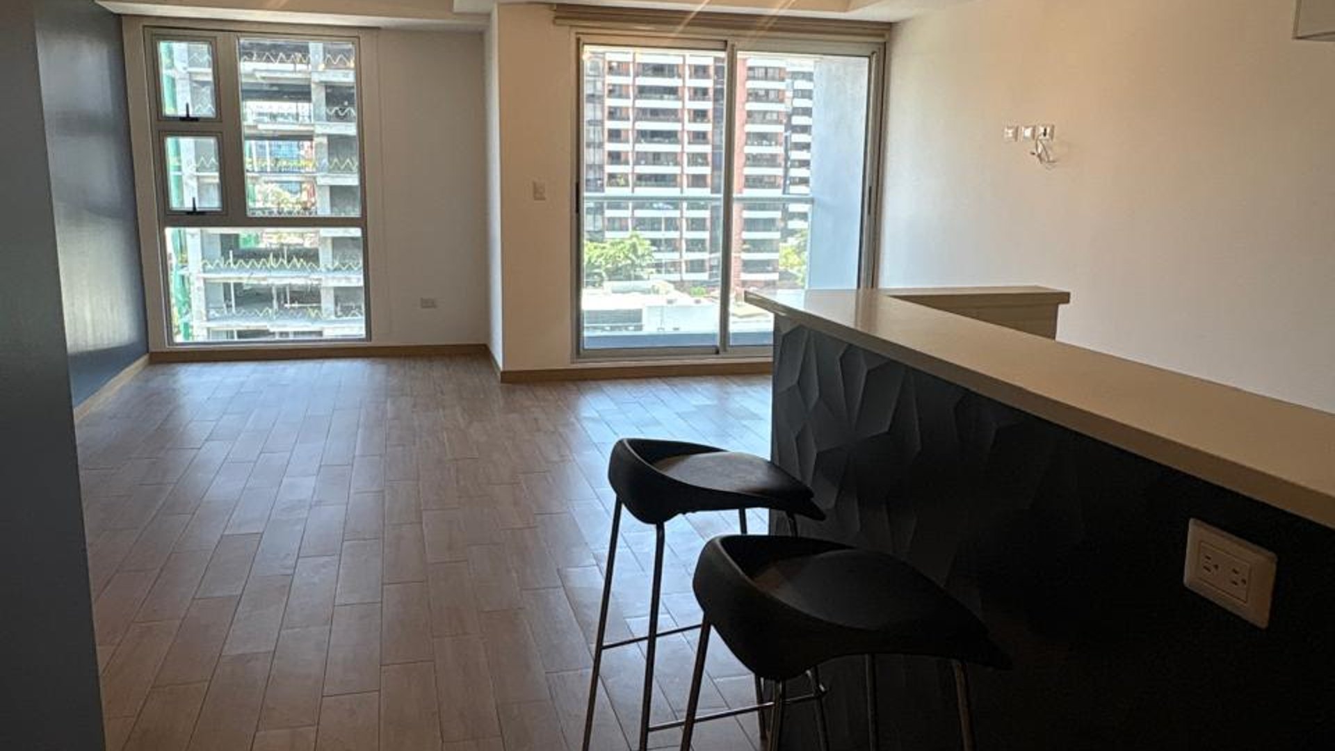 APARTAMENTO EN VENTA | EDIFICIO CITY HAUS | ZONA 10 - Image 1