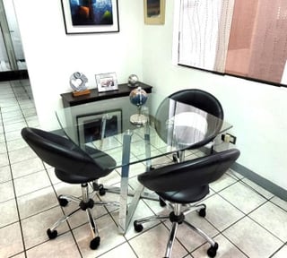 Oficina en Venta y Alquiler en Zona 10