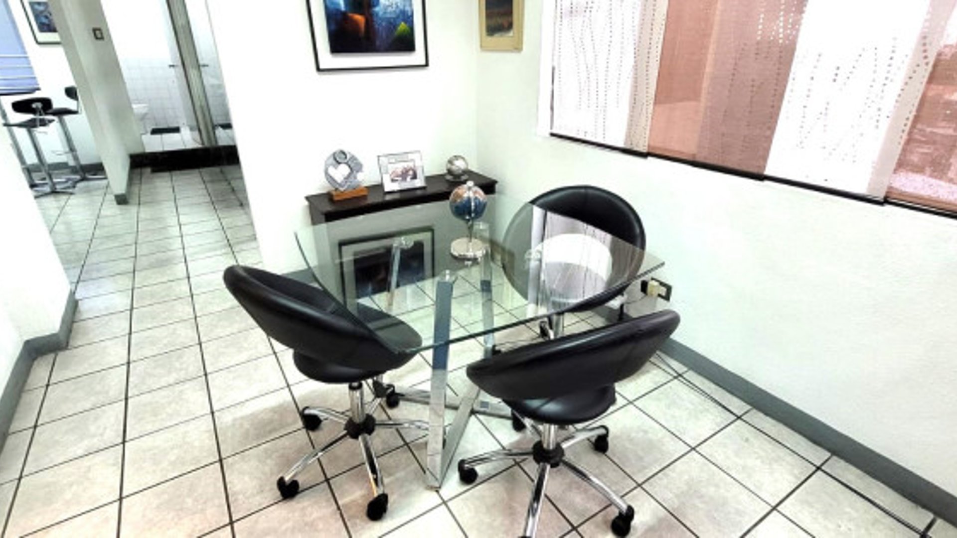 Oficina en Venta y Alquiler en Zona 10