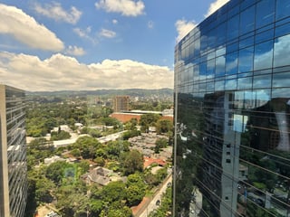 En venta oficinas en la Zona 10 Interamericas - Image 16