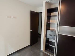 Apartamento en Venta Edificio Mariscal Uno Uno Zona 11 - Image 19