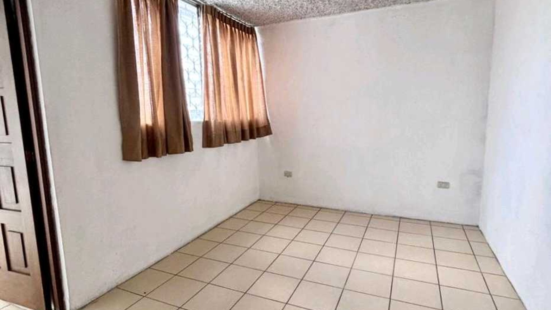 CASA EN ALQUILER PARA OFICINA???? Avenida Petapa z.12 - Miniatura 15
