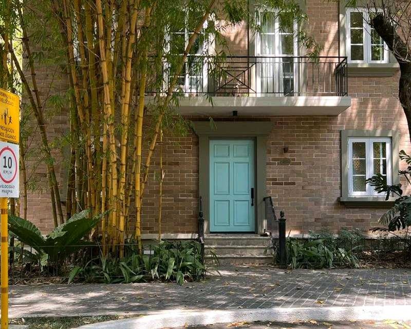 Venta de apartamento amplio amueblado y equipado en Via 7, zona 10