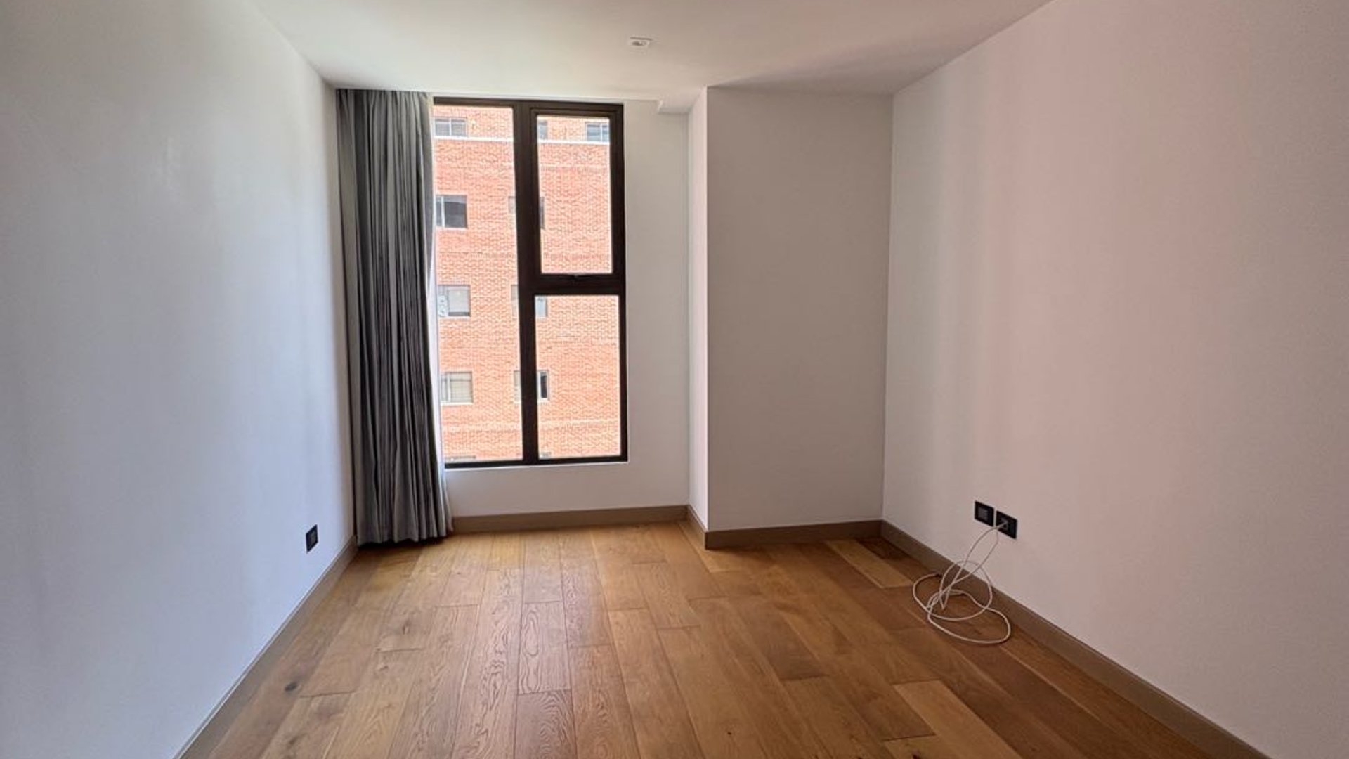 Apartamento en Alquiler Edificio Torre Vertic, zona 14 - Miniatura 19