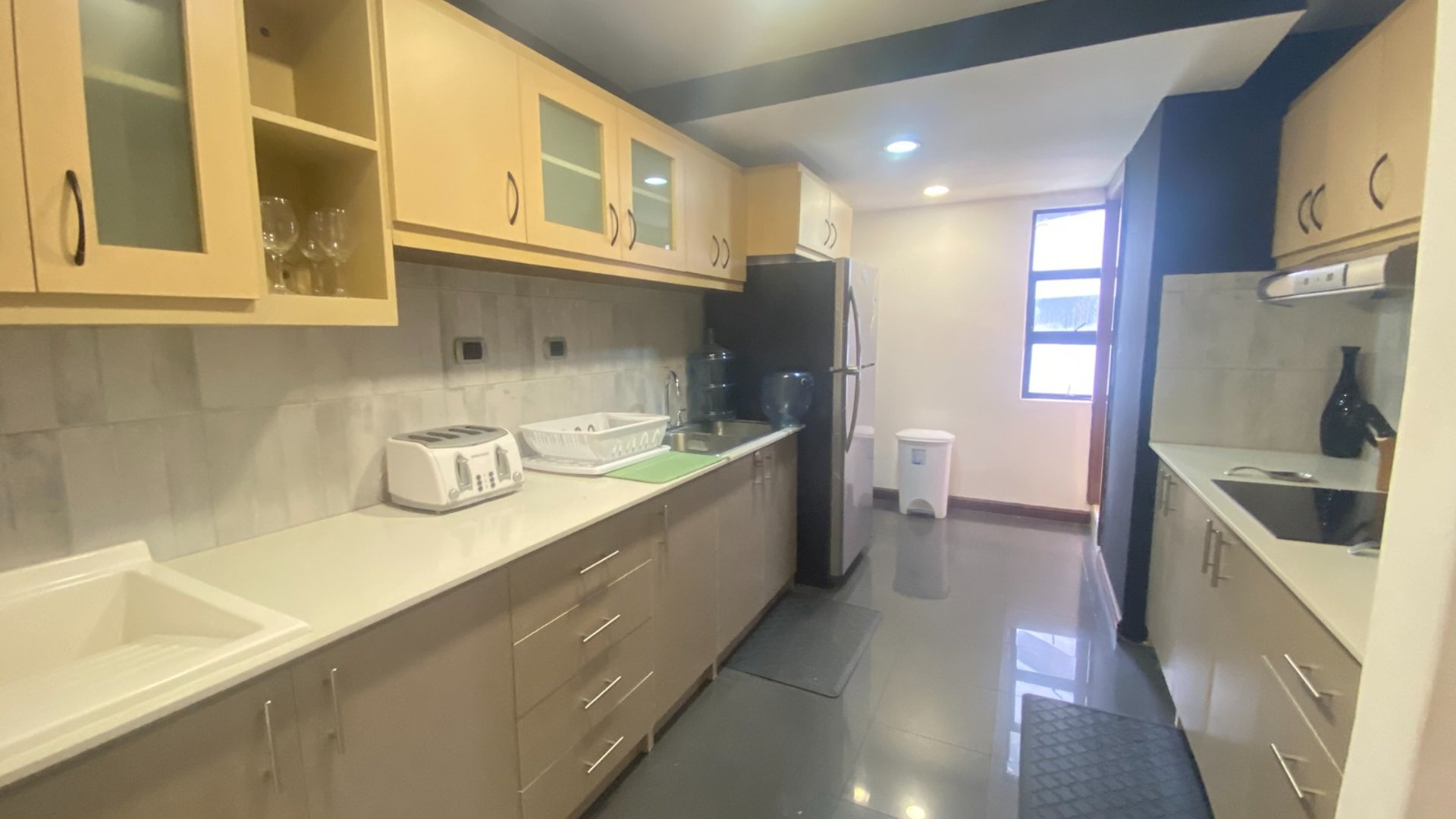 Apartamento amueblado en renta - 2 habitaciones en zona 14 Ref-5995 - Image 1