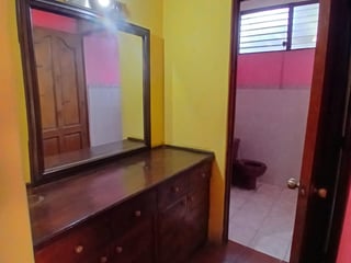 Amplia casa con terreno en venta en Bárcenas - 5