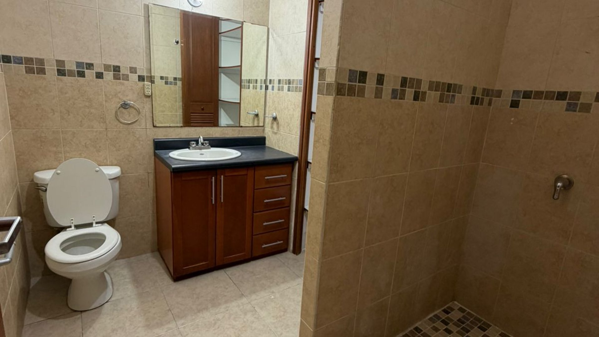 Apartamentos amueblados en renta zona 16 – La Montaña - Miniatura 9