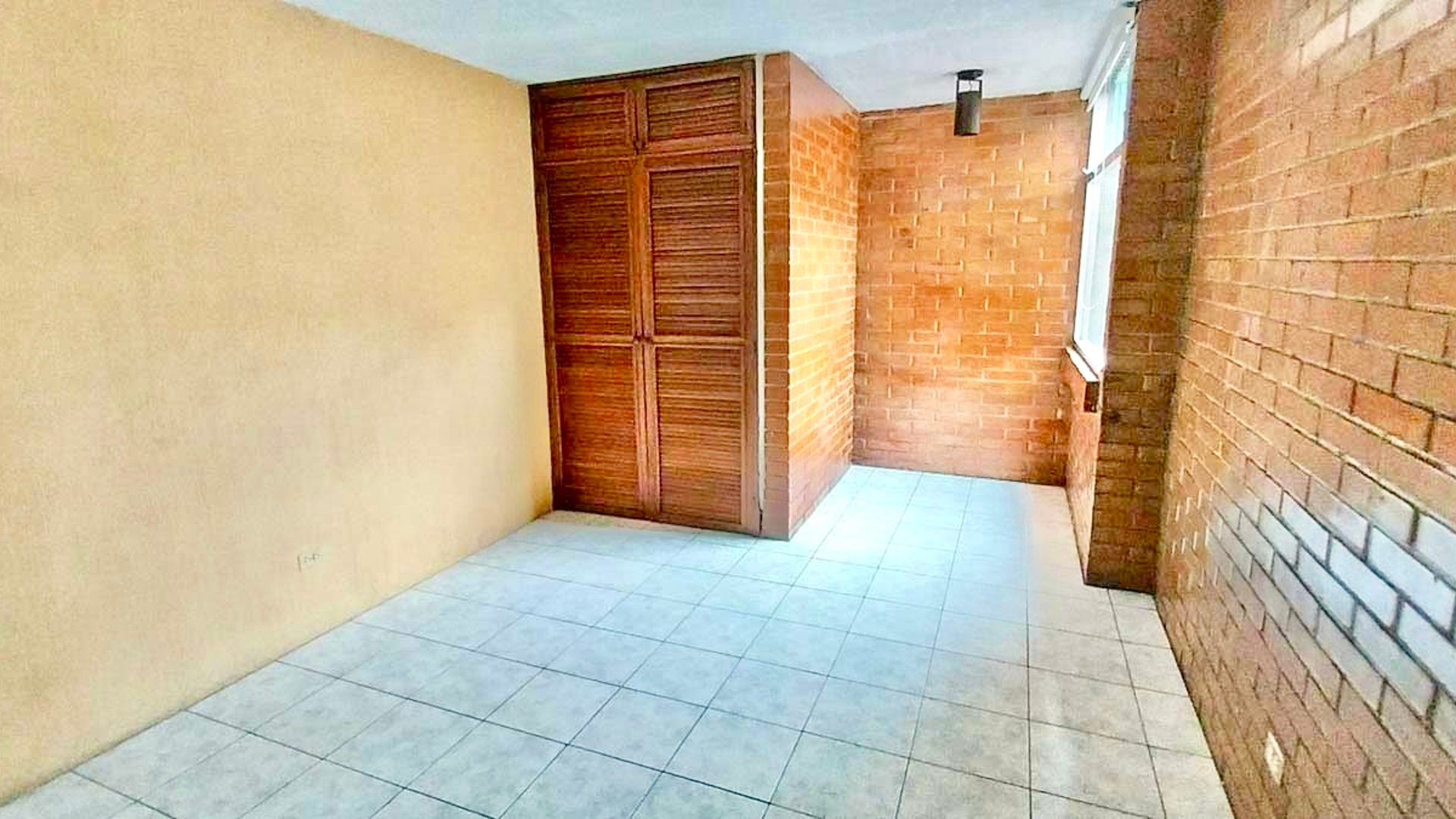 Casa amplia en renta, Condominio La Pradera, zona 10 - Miniatura 14