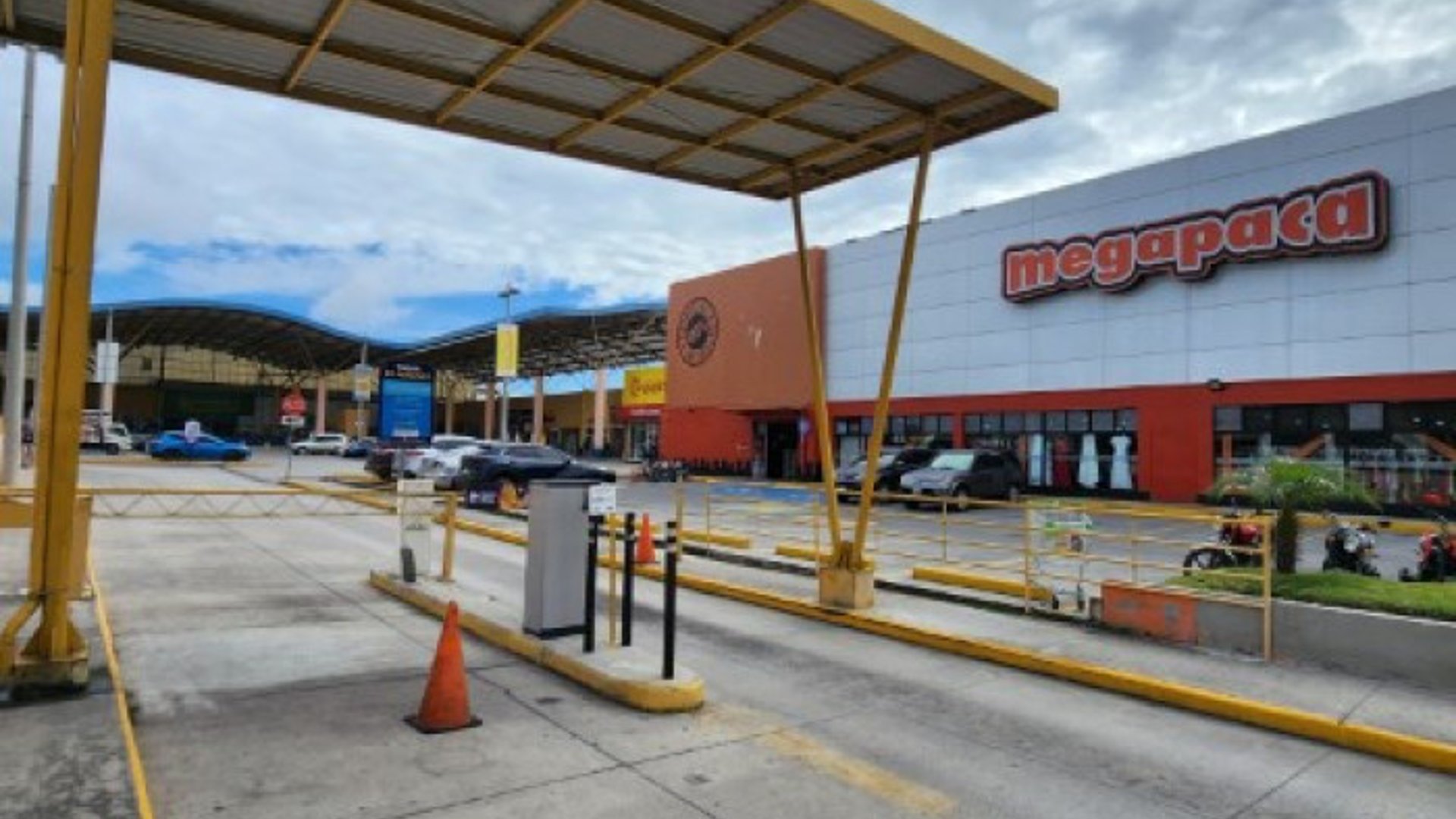 Local Comercial en Venta Plaza San Rafael Zona 18 - Miniatura 4