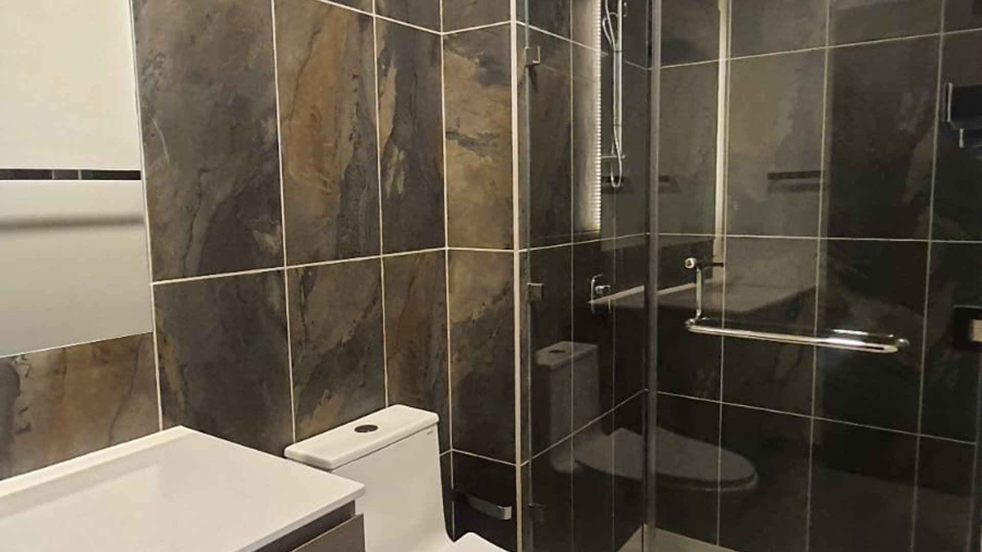 APARTAMENTO EN RENTA ZONA 13 A ESTRENAR AVENIDA LAS AMERICAS - Miniatura 11