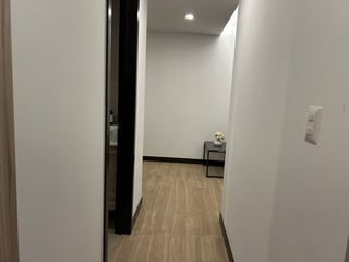 Apartamento en Venta en Zona 14, Sector la Villa - Image 5