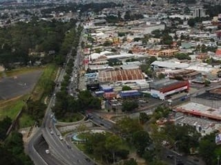 Propiedad en venta sobre el Bulevar Liberación, zona 9 - 2