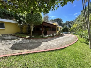 Casa en Venta en San Lucas con Amplio Jardín Privado - 2