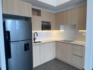 📍 APARTAMENTO EN ALQUILER – EDIFICIO QUINCE ESQUINA | ZONA 15, VHI - 2
