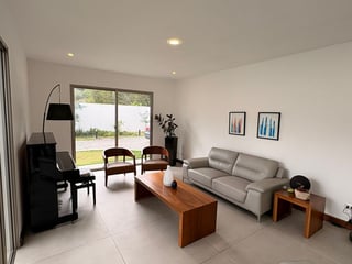 Casa en venta en San José Pinula con diseño Moderno - 4