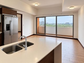 📍 APARTAMENTO EN RENTA –2 HAB + 3 BALCONES | CASALINI | ZONA 10 - 4
