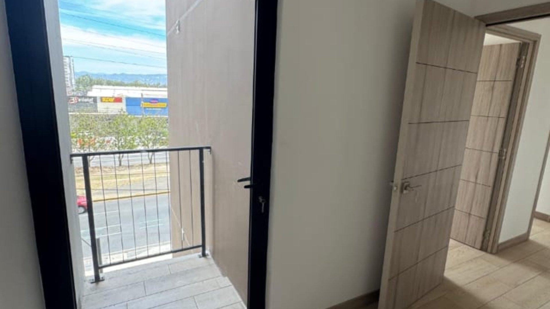 RENTA APARTAMENTO EDIFICIO ARMONÍA ZONA 12 - Miniatura 9