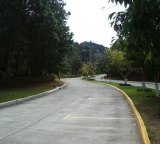 VentaTerreno en Las Cumbres Zona 16 Guatemala