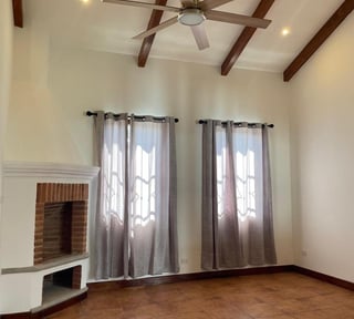 Exclusiva Casa en Club Residencial Los Franciscanos en Renta Antigua