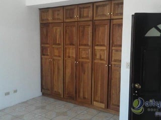 Venta de Casa Grande en Condominio  Terravista - 3