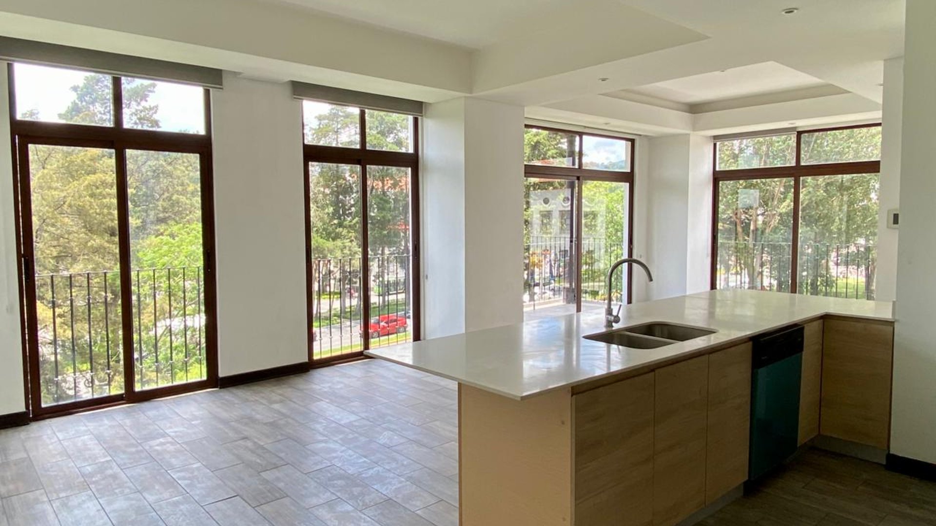 ????APARTAMENTO EN VENTA – 3 HAB  LIRIOS DE CAYALÁ | ZONA 16 - Miniatura 2
