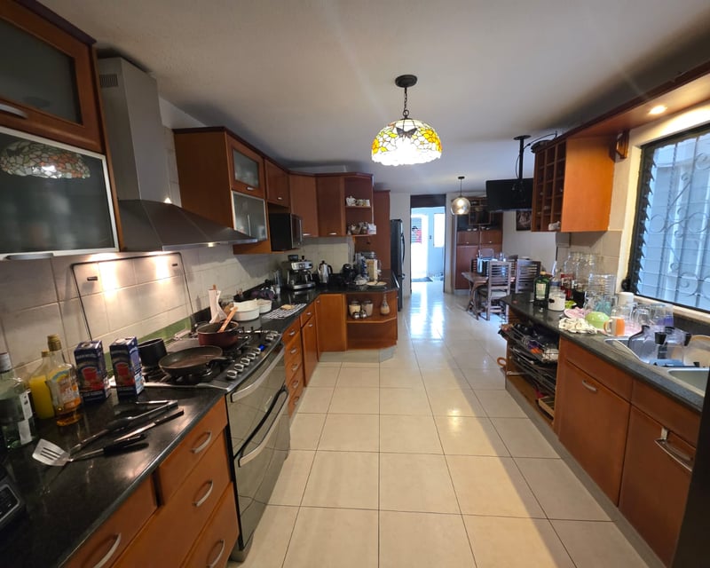 Casa en venta de 3 habitaciones en San Cristóbal Z8 de Mixco Ref-5408