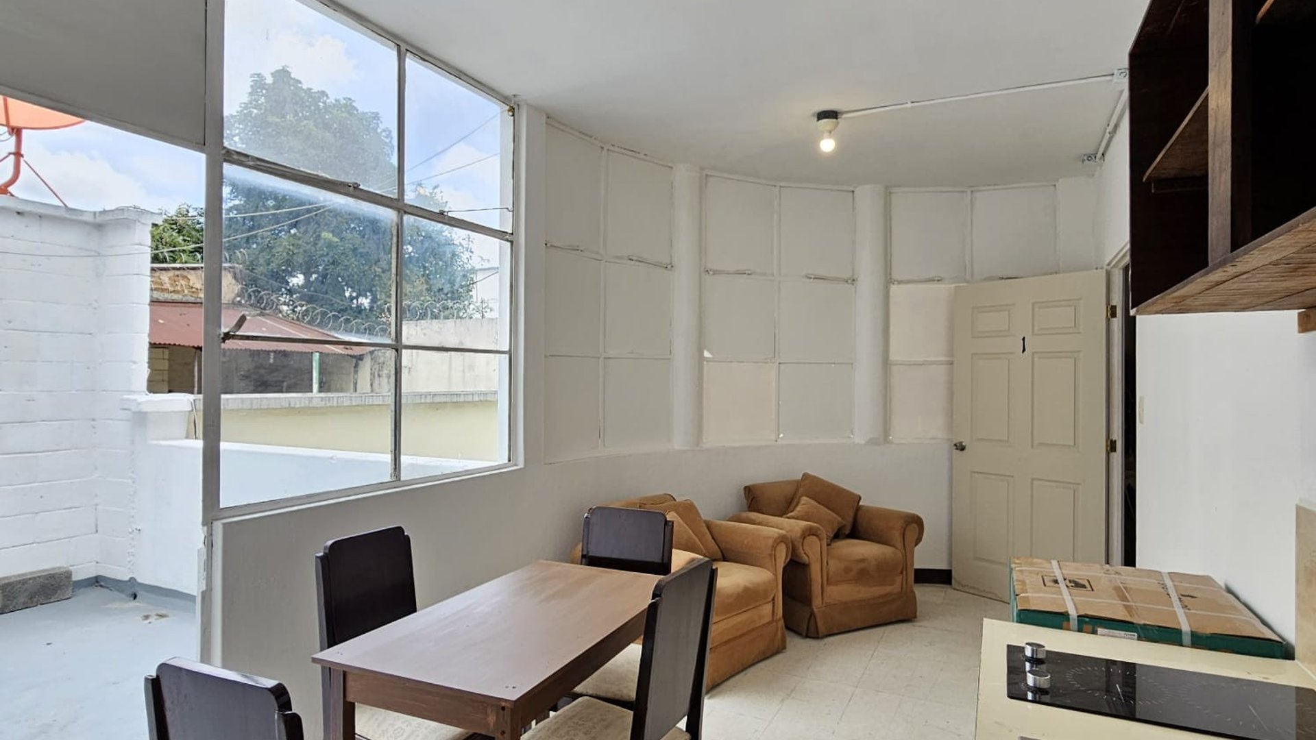 Furnished Apartment Rental in Zone 1 | 1 Bedroom + Motorcycle Parking - Miniatura 3