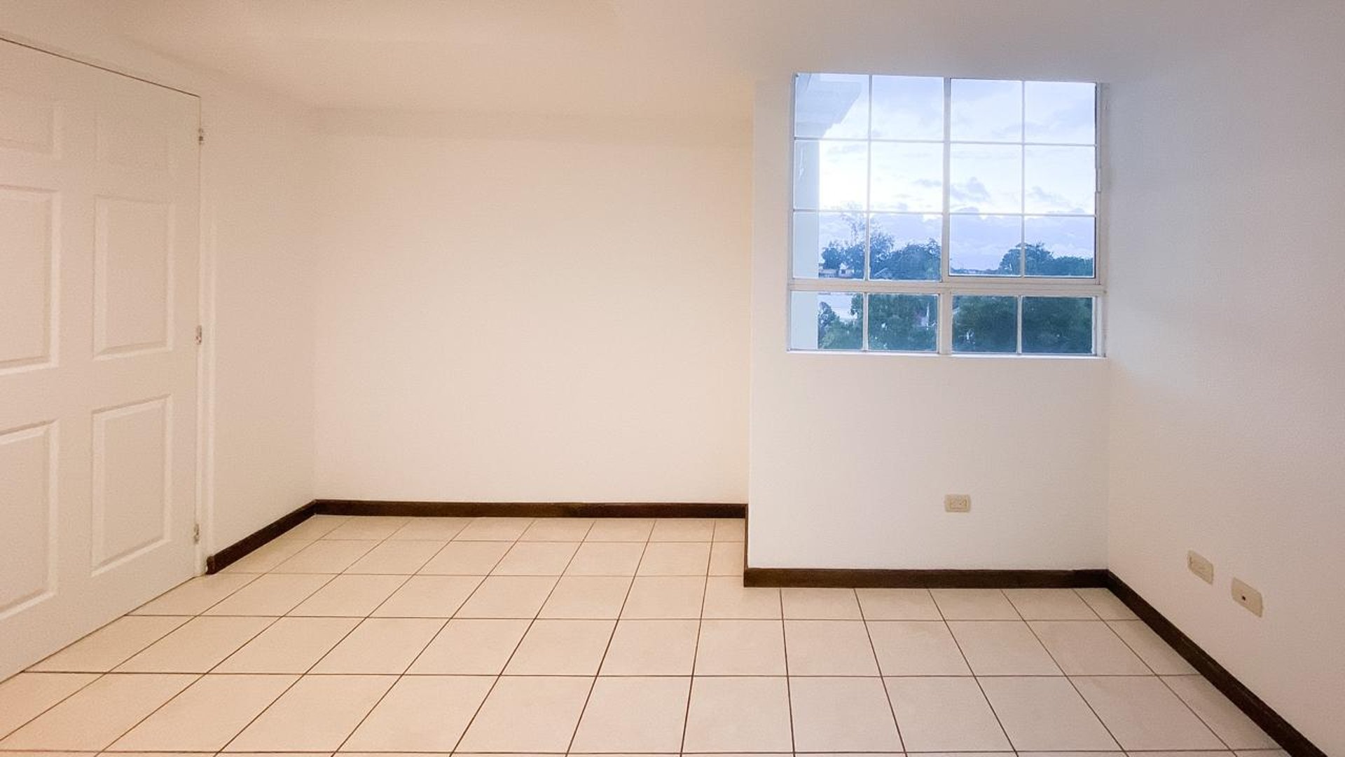 VENTA DE CÓMODO APARTAMENTO - VILLAS DE SAN ISIDRO, ZONA 16 - Miniatura 11