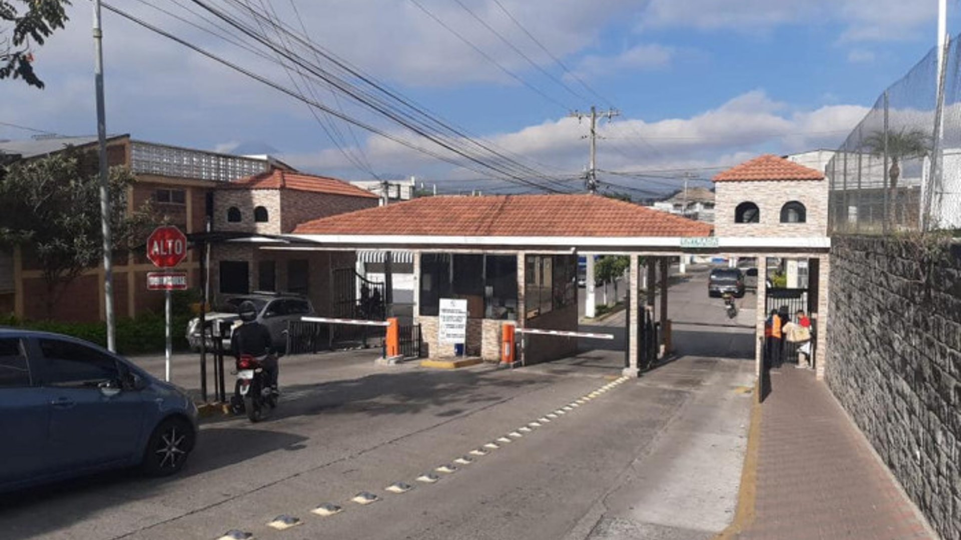 Casa en Renta en Rivera del Río, San Miguel Petapa
