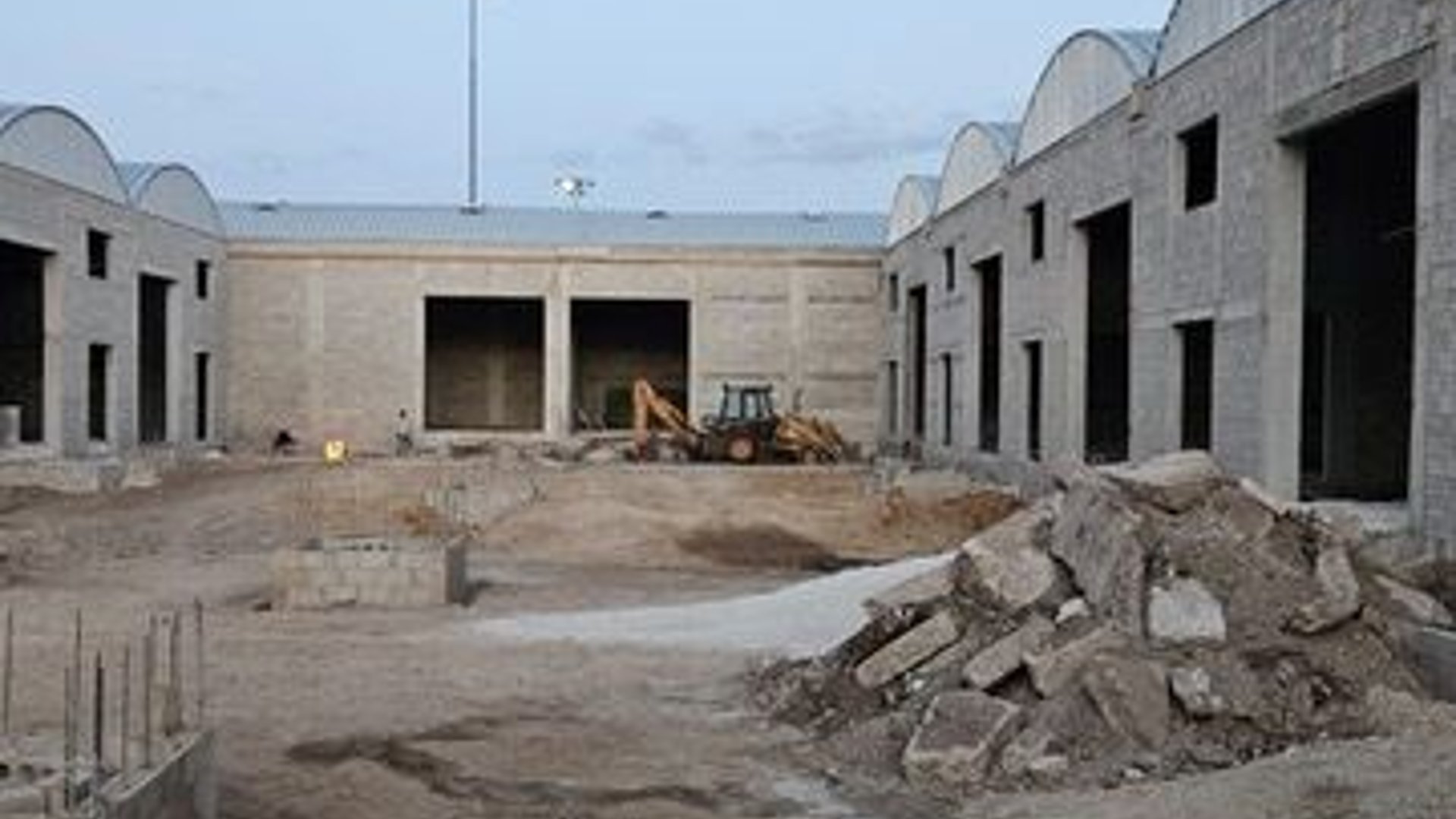 🔹 BODEGA EN RENTA – COMPLEJO INDUSTRIAL CES