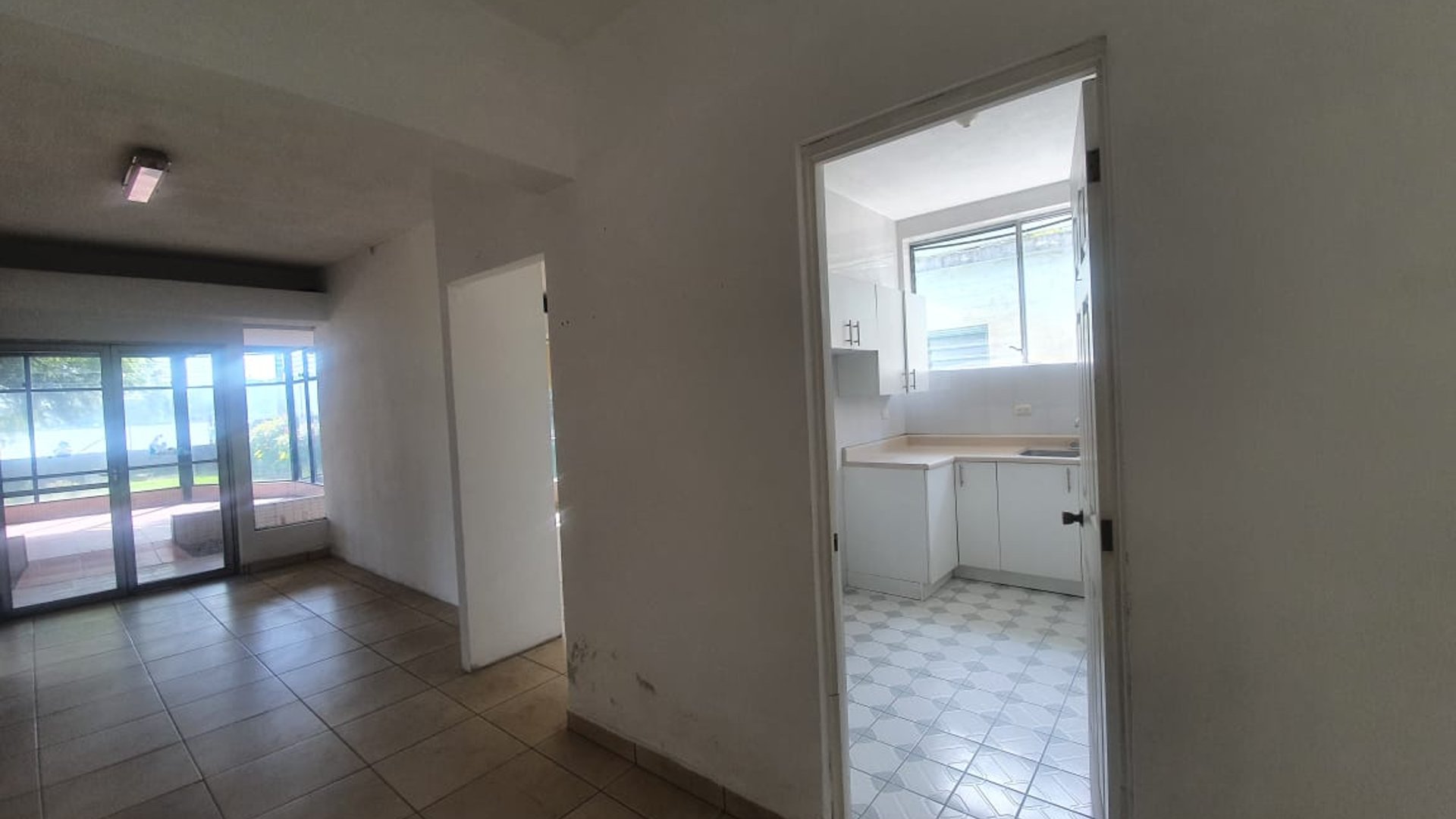 Casa a orilla del lago en venta, Amatitlan - Miniatura 11