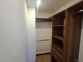 Apartamento en renta Essenza zona 13 - Image 4