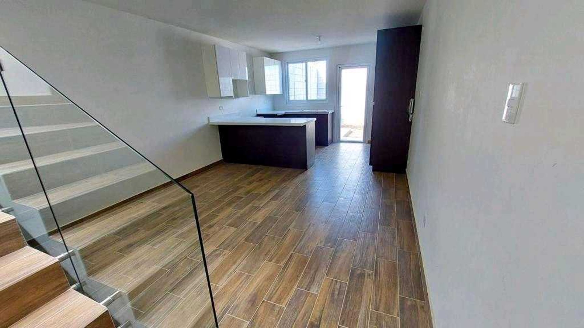 TOWNHOUSE EN ALQUILER???? Hacienda Real, zona 16 - Miniatura 2