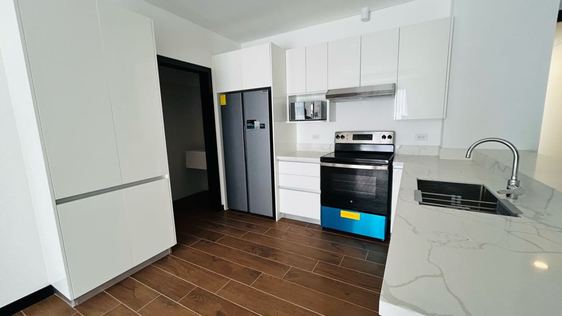 Apartamento en Renta, Lirios de Cayala IV,  zona 16 - Miniatura 4