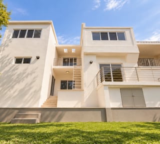 “Casa en Renta en Oakland Zona 10 | 3 Habitaciones | Jardín | 300 m²