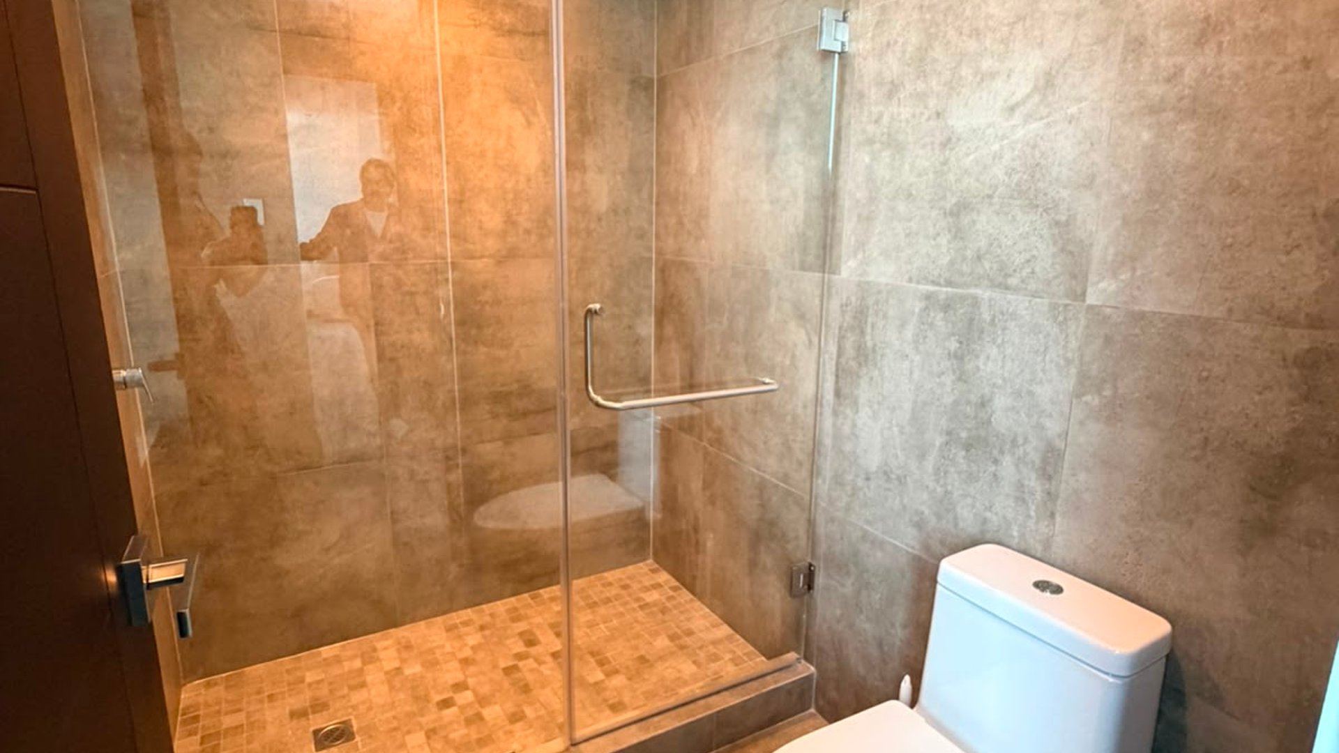 APARTAMENTO EN RENTA |AMUEBLADO | LIV | ZONA 15 - Miniatura 10