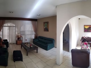 Venta de casa para Inversión en Colonia Monte María Zona 12  - 3