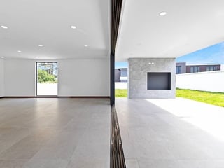 Casa de Lujo en Venta o Alquiler – Sauces del Pulté Ecuestre, Zona 16 - 2