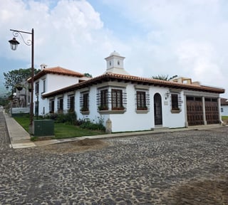Casa de esquina en venta - Perla en Antigua Guatemala Ref-4812