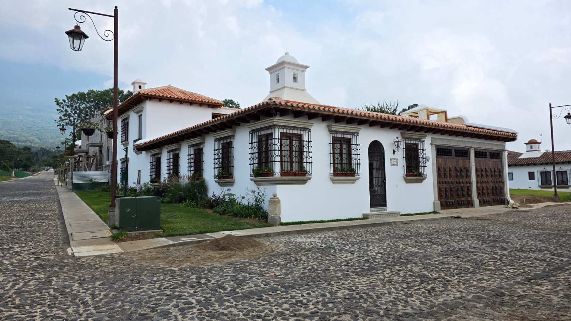 Casa de esquina en venta - Perla en Antigua Guatemala Ref-4812