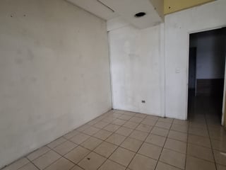 Local Comercial  en Renta en zona 7 sobre la Roosevelt - Image 1