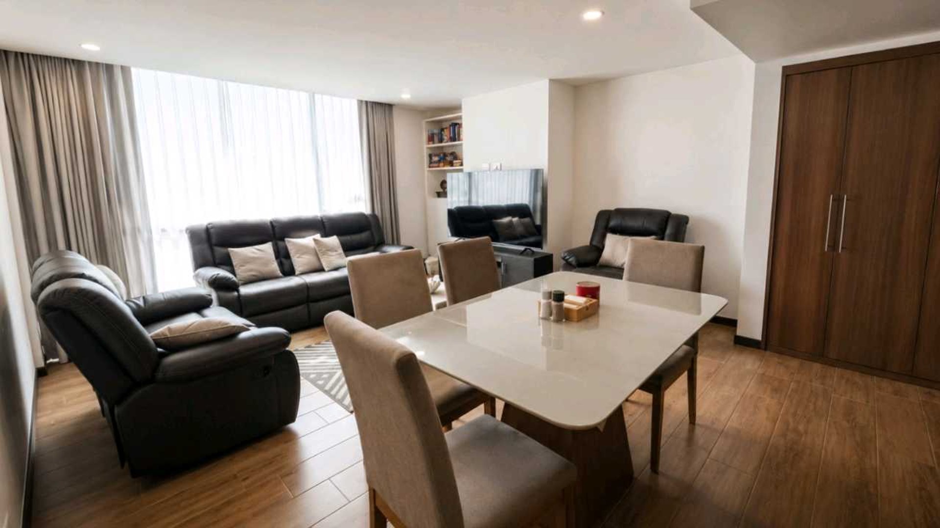 APARTAMENTO EN ALQUILER ????Edificio Essenza, Zona 13 - Miniatura 2