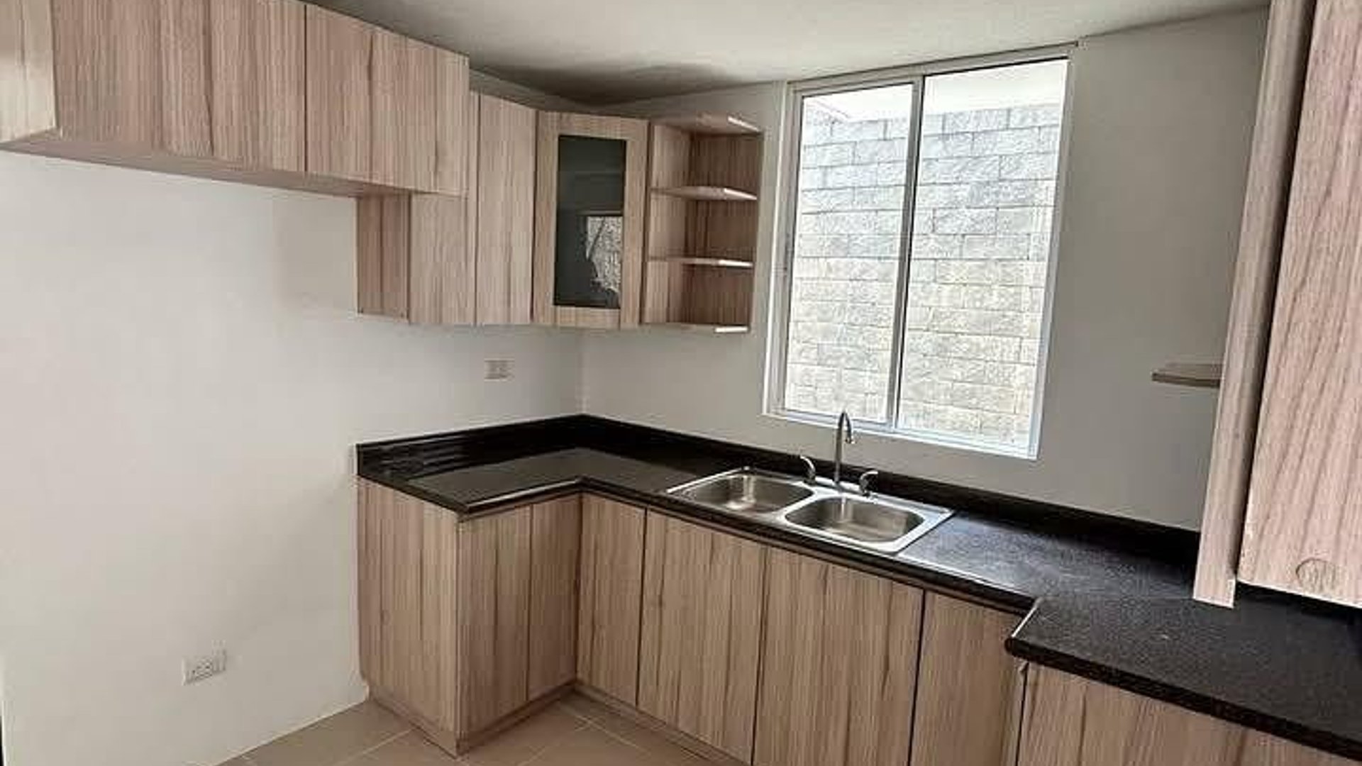 Casa en venta en Ciudad san Cristóbal - Image 1